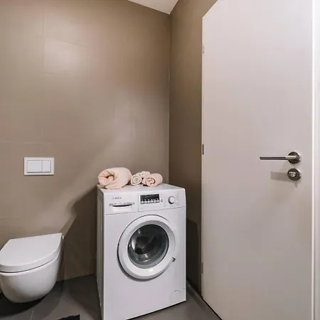 Apartament Ah Luxury Radnica *